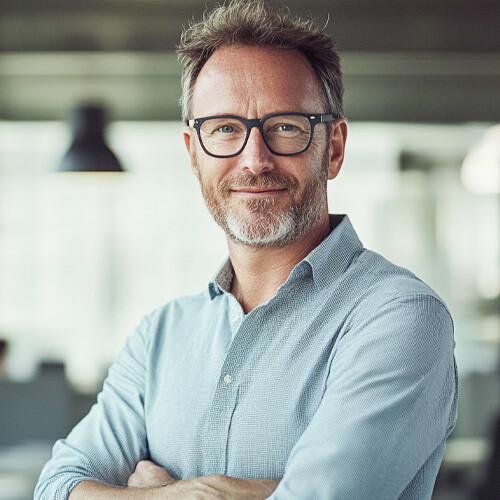 Rekryterad ekonom arbetar affärsnära i en modern ekonomiavdelning med fokus på analys